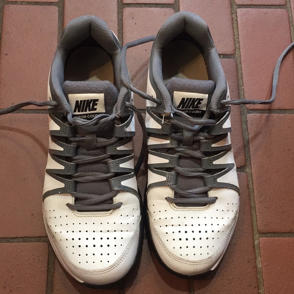 Ladies vaporcourt  nikes